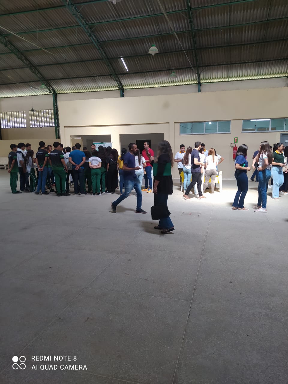 Malbatemática no Ceará 13 várias pessoas reunidas no campus da instituição