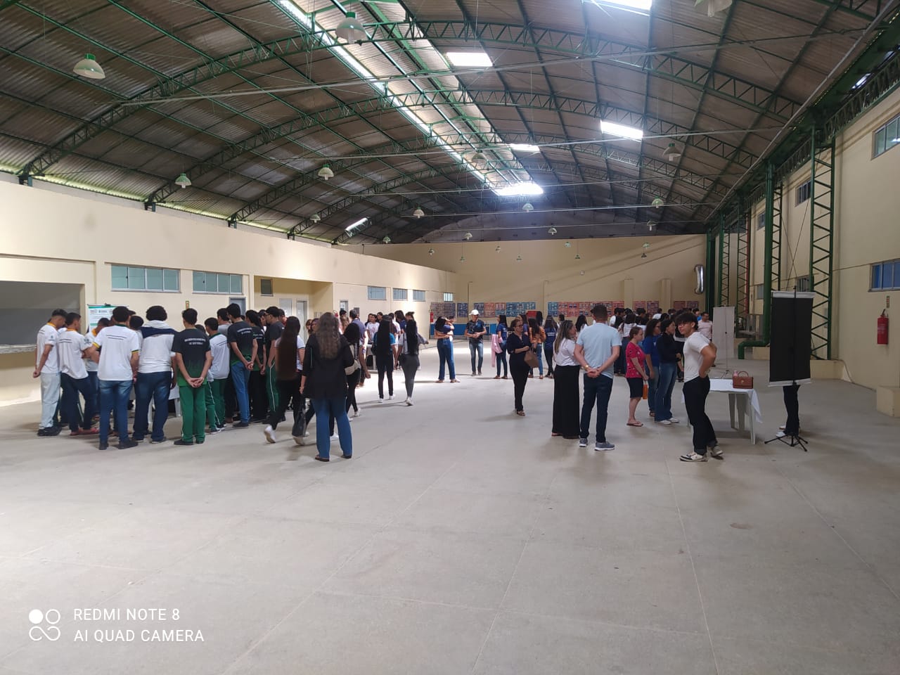 Malbatemática no Ceará 15 várias pessoas reunidas no campus da instituição