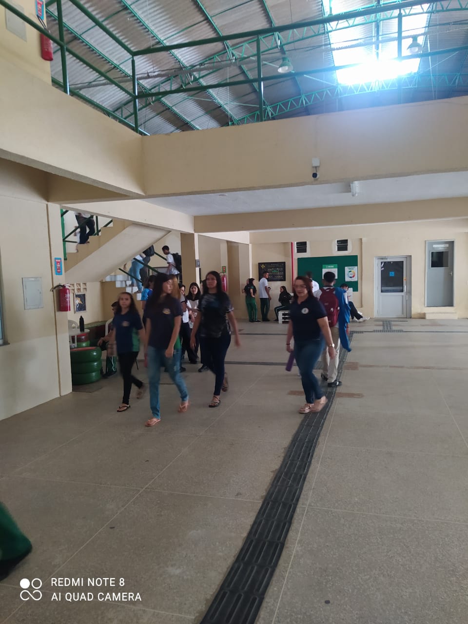Malbatemática no Ceará 21 várias pessoas reunidas no campus da instituição